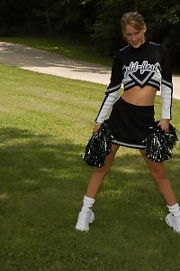 Seanna The Cheerleader