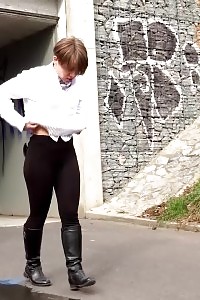 Hirsute Beautiful Sprays Her Pee Over The Ground